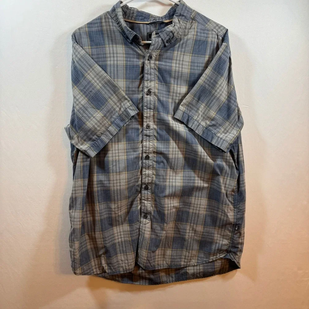 The North Face Mens XL Blue Tan Plaid Nylon Short Sleeve Button Up Hiking Shirt